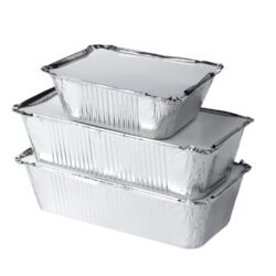 Aluminium foil containers with lids in 3 sizes stacked